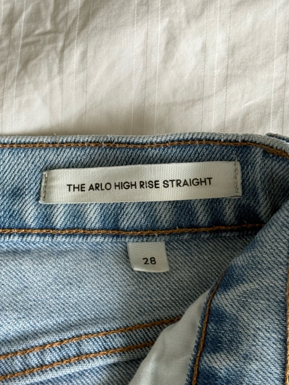 Aritzia Denim Forum “The Arlo Hi-Rise Straight Jean” with Button-Fly - Picture 6 of 6